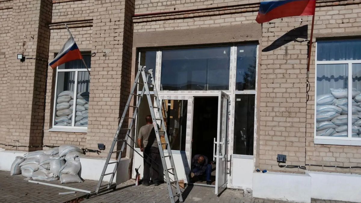 Марий Эл заменила входную группу в здании ДК в подшефном регионе