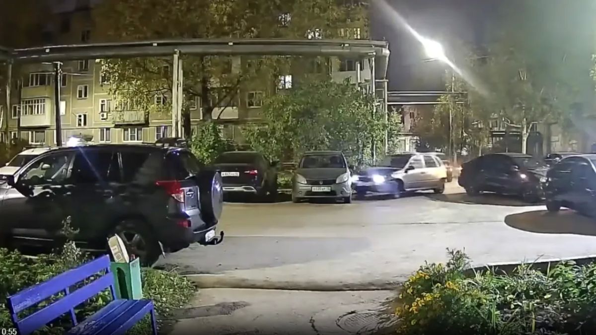 В Йошкар-Оле пьяный гонщик протаранил машину ДПС и несколько частных автомобилей