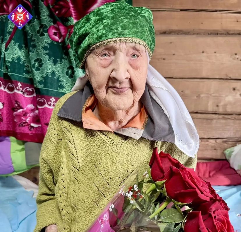 Жительница Моркинского района Марий Эл, труженица тыла, ветеран труда Мнавара Байрамовна Сайфутдинова в субботу, 10 октября, отметила свой 102 день рождения