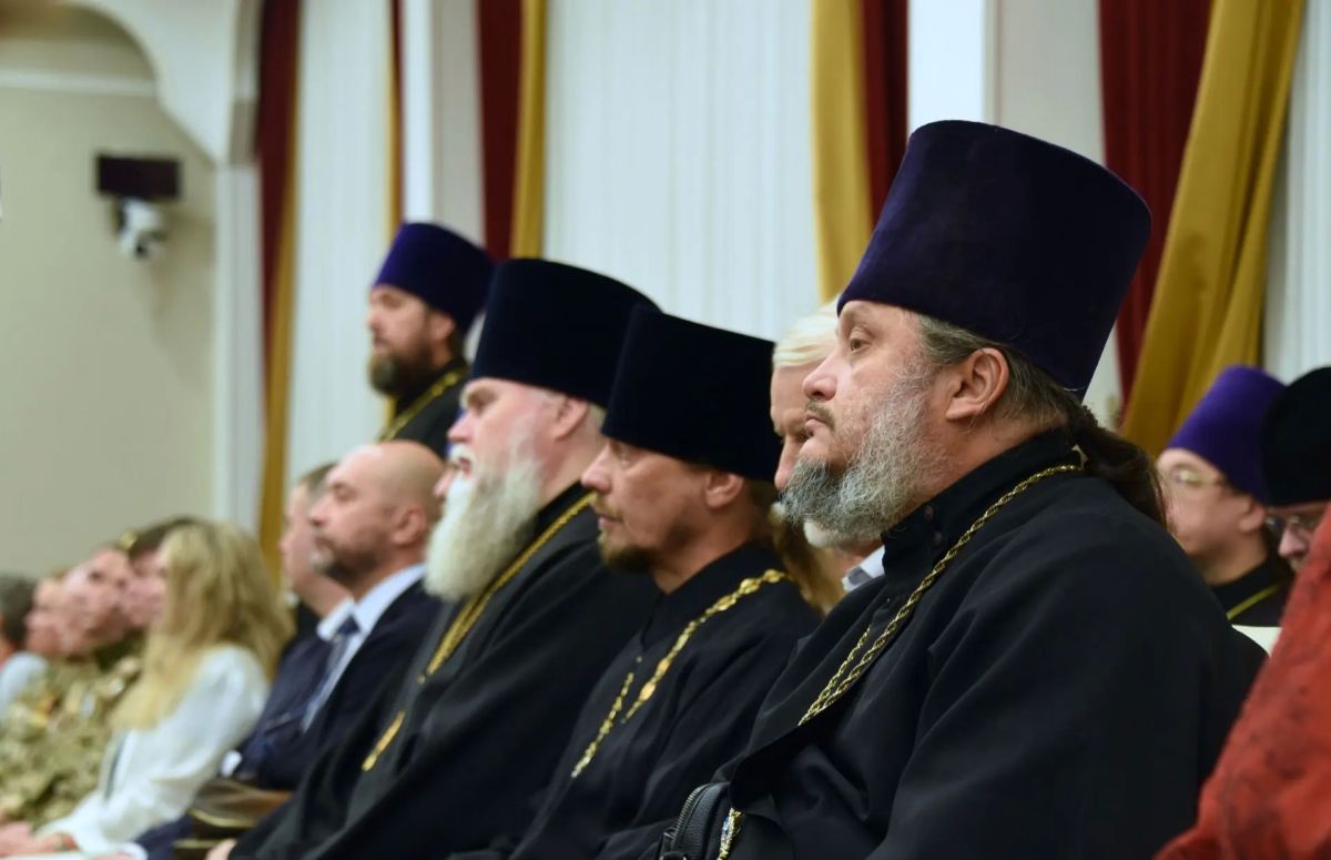Сегодня в Йошкар-Оле в Доме дружбы народов открылся Первый региональный форум Всемирного Русского Народного Собора «Традиционные ценности – основа развития России» Сегодня в Йошкар-Оле в Доме дружбы народов открылся Первый региональный форум Всемирного Русского Народного Собора «Традиционные ценности – основа развития России»
