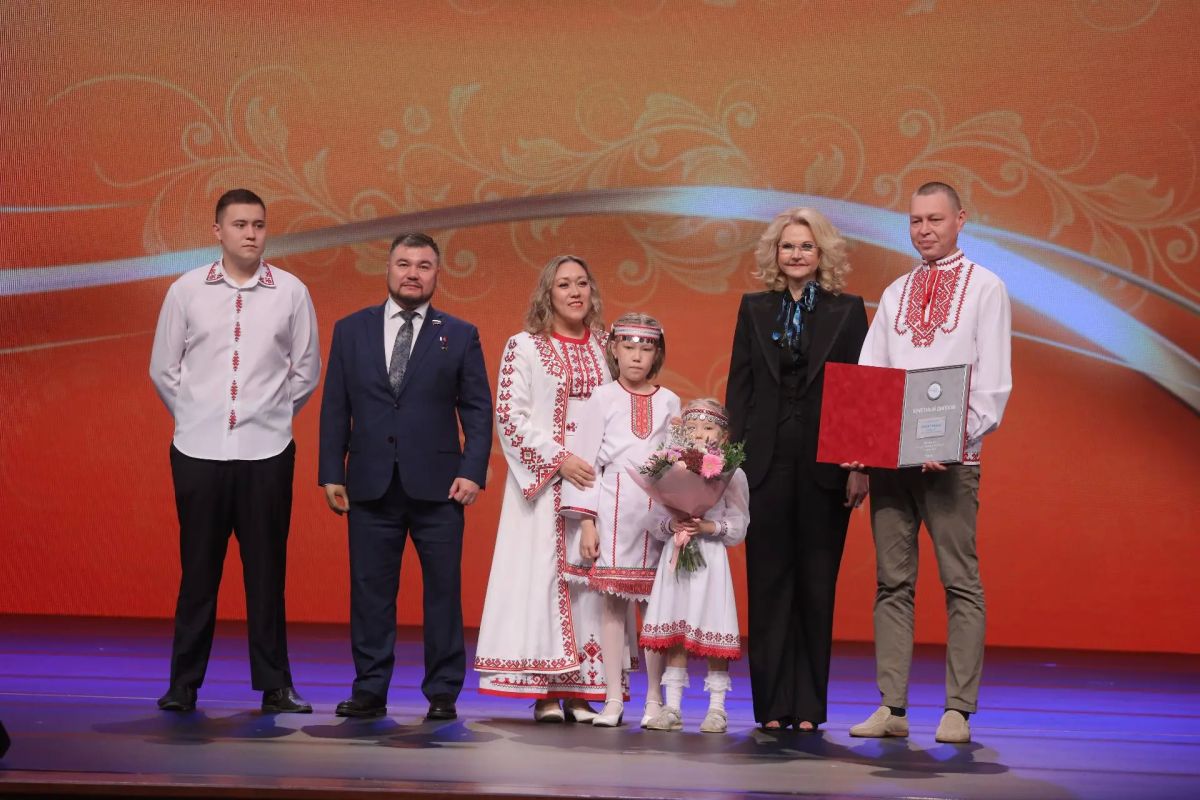 Юрий Зайцев: Семья Завойскиных стала лучшей на Всероссийском конкурсе «Семья года» в номинации «Семья – хранитель традиций»