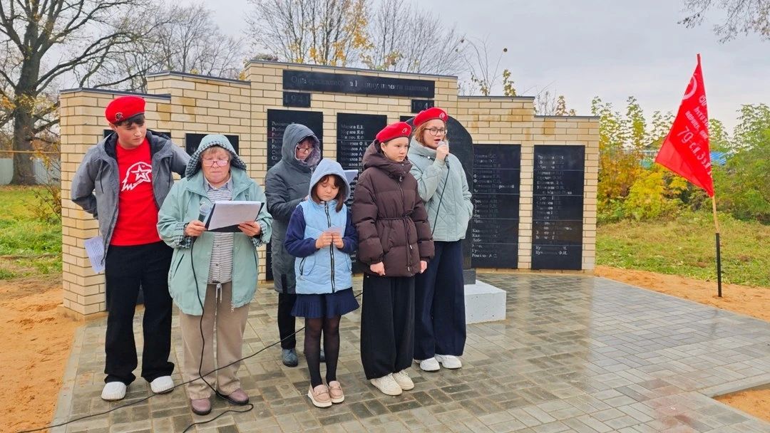 В деревне Пуял открыли обновлённый мемориал воинам-землякам