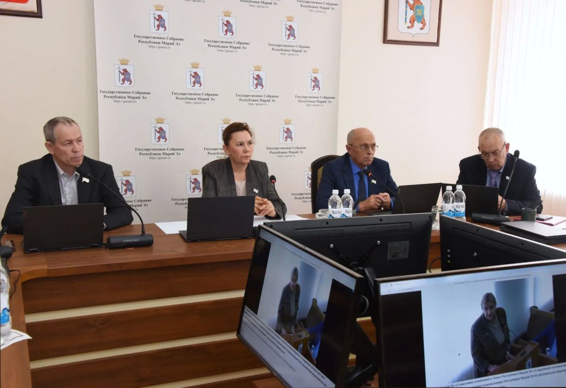 В парламенте проходит второй этап обсуждения проектов документов, предложенных для включения в повестку дня девятнадцатой сессии