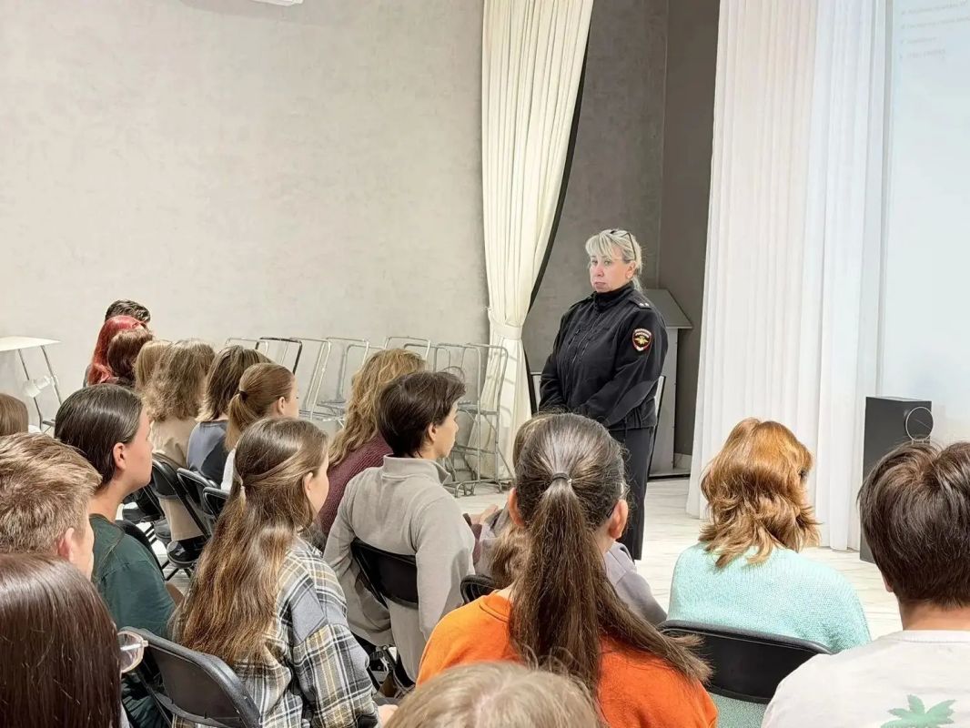 В Республике Марий Эл представители правоохранительных органов и общественности проводят профилактические беседы в образовательных учреждениях В Республике Марий Эл представители правоохранительных органов и общественности проводят профилактические беседы в образовательных учреждениях