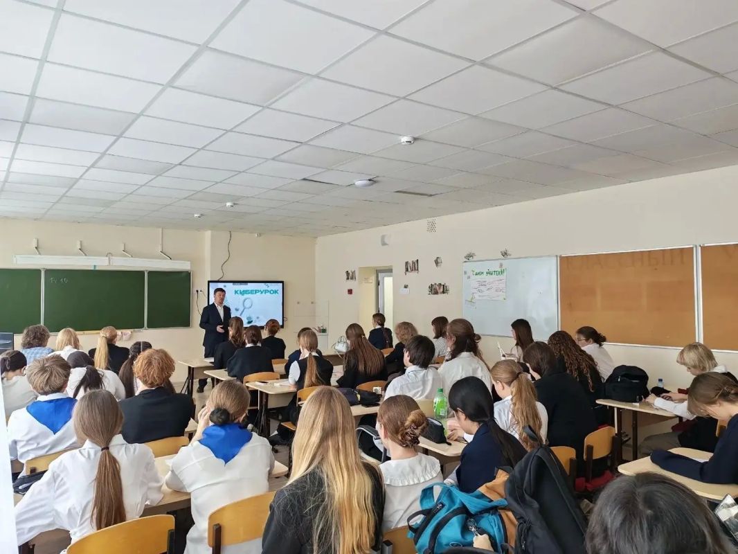 В Республике Марий Эл представители правоохранительных органов и общественности проводят профилактические беседы в образовательных учреждениях В Республике Марий Эл представители правоохранительных органов и общественности проводят профилактические беседы в образовательных учреждениях