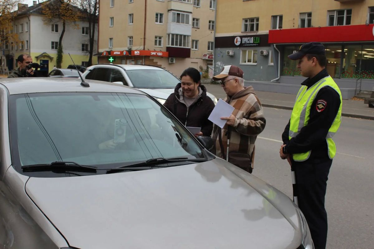 В г. Йошкар-Оле сотрудники Госавтоинспекции провели акцию «Белая трость» В г. Йошкар-Оле сотрудники Госавтоинспекции провели акцию «Белая трость»