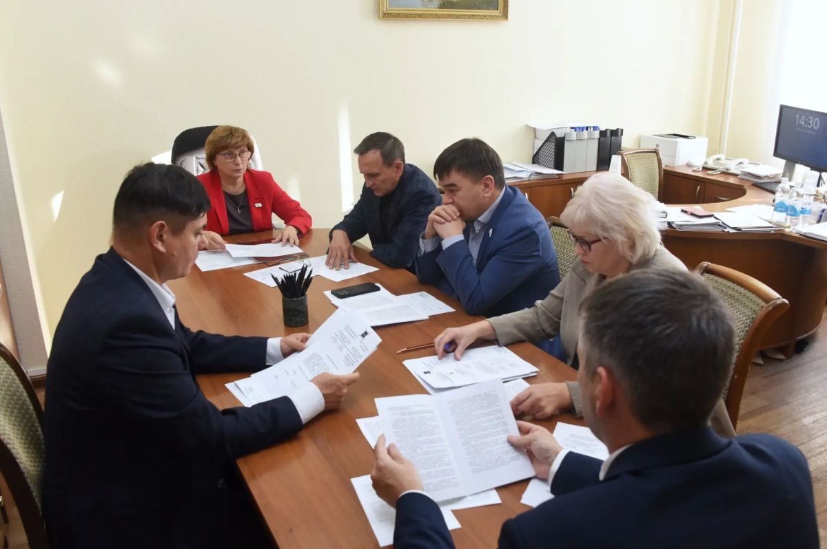 В рамках программы подготовки и проведения девятнадцатой сессии Государственного Собрания, которая откроется 22 октября, головные комитеты парламента продолжают обсуждение законопроектов и проектов постановлений... В рамках программы подготовки и проведения девятнадцатой сессии Государственного Собрания, которая откроется 22 октября, головные комитеты парламента продолжают обсуждение законопроектов и проектов постановлений...
