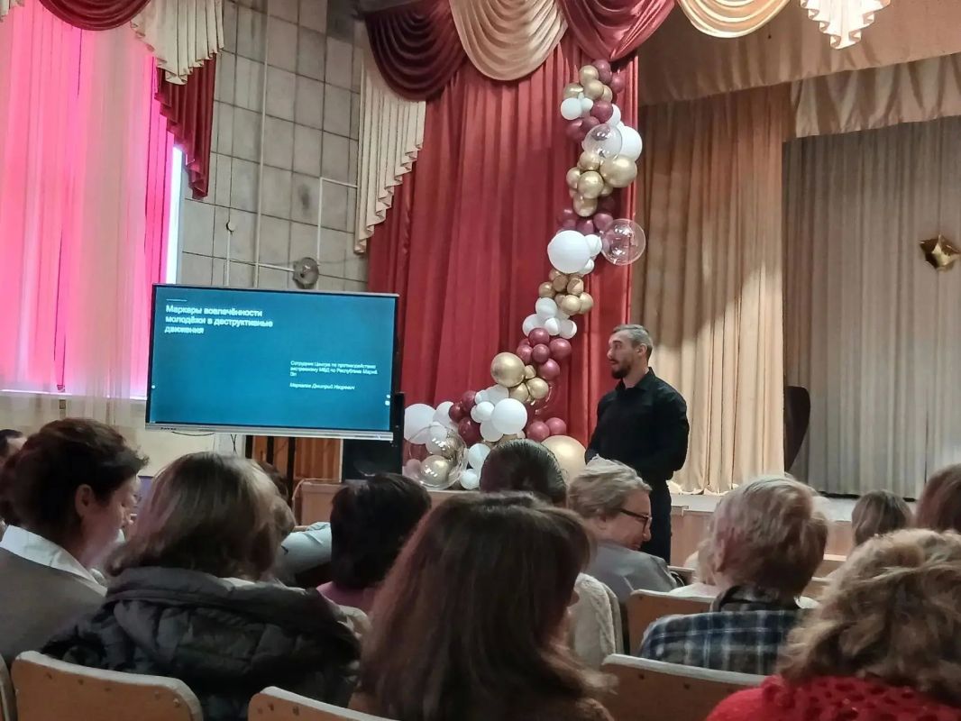 В Марий Эл сотрудники правоохранительных органов и общественники продолжают профилактическую работу в образовательных учреждениях В Марий Эл сотрудники правоохранительных органов и общественники продолжают профилактическую работу в образовательных учреждениях