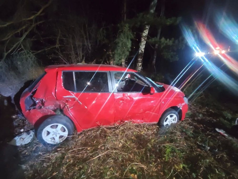 Около 18.30 в Советском районе на 54 км автодороги Йошкар-Ола - Уржум 19-летняя девушка, управляя автомашиной SKODA FABIA, по предварительным данным, не выбрала безопасную скорость, не справилась с управлением и совершила...
