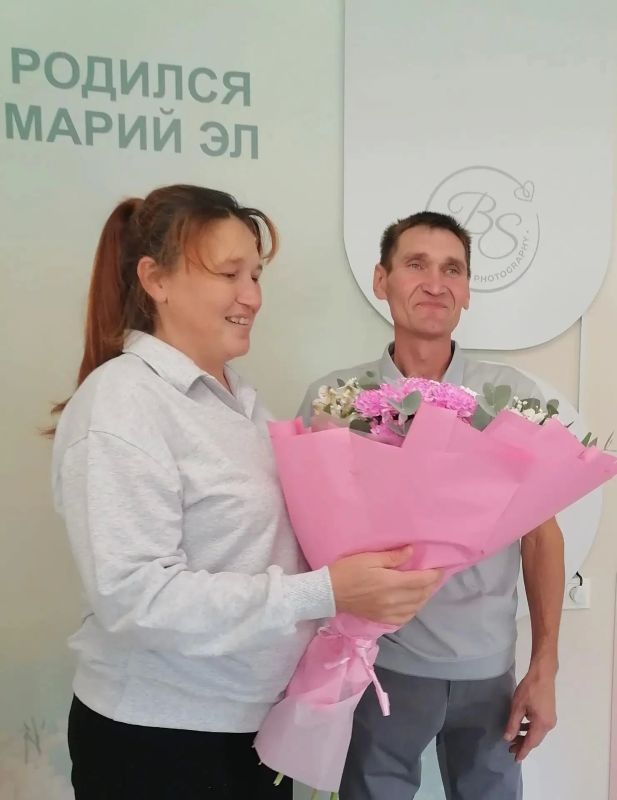 Из Перинатального центра Йошкар-Олы недавно выписалась многодетная мама, у которой родился десятый ребенок – девочка Из Перинатального центра Йошкар-Олы недавно выписалась многодетная мама, у которой родился десятый ребенок – девочка