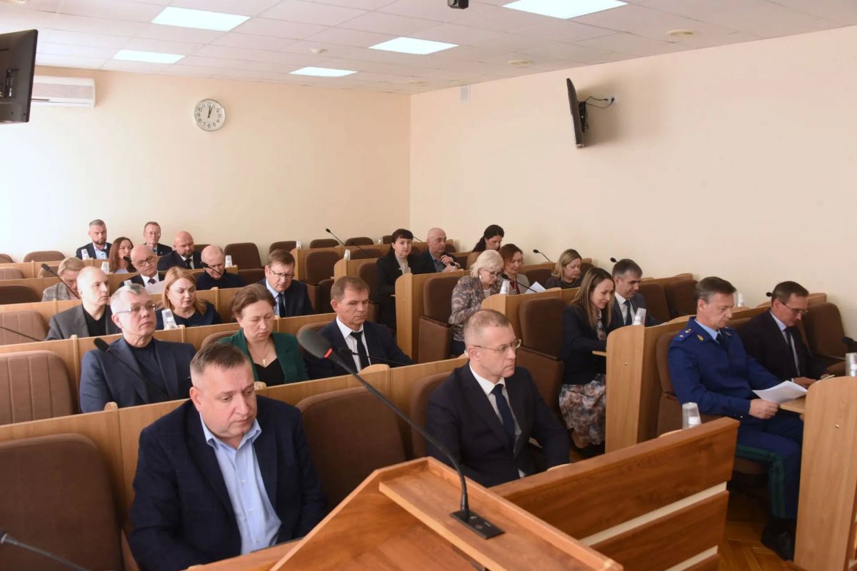Под председательством Михаила Васютина состоялось заседание Президиума марийского парламента Под председательством Михаила Васютина состоялось заседание Президиума марийского парламента
