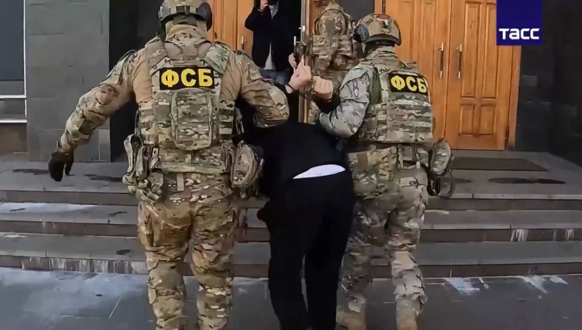 В следственном отделении УФСБ России по Марий Эл возбудили уголовное дело по признакам состава преступления, предусмотренного статьей 275 УК РФ (государственная измена) В следственном отделении УФСБ России по Марий Эл возбудили уголовное дело по признакам состава преступления, предусмотренного статьей 275 УК РФ (государственная измена)