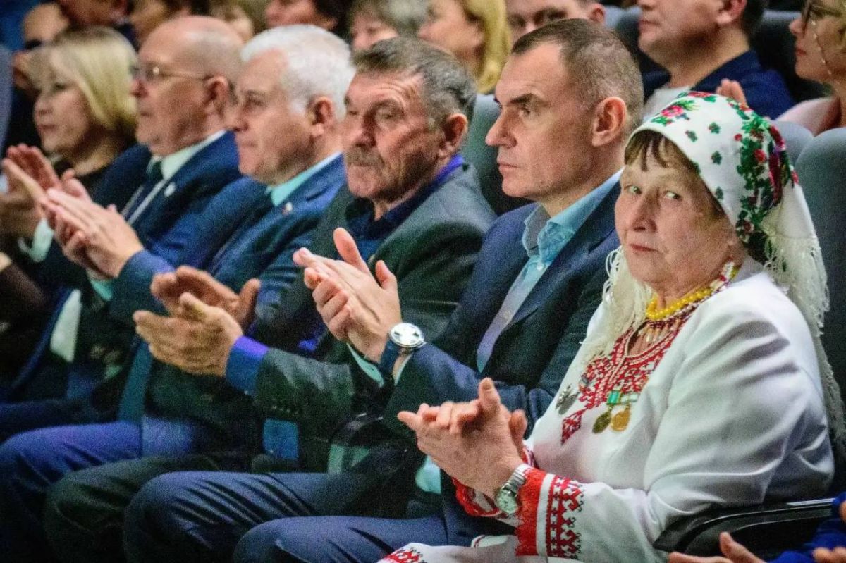 Юрий Зайцев поздравил аграриев Марий Эл с профессиональным праздником Юрий Зайцев поздравил аграриев Марий Эл с профессиональным праздником