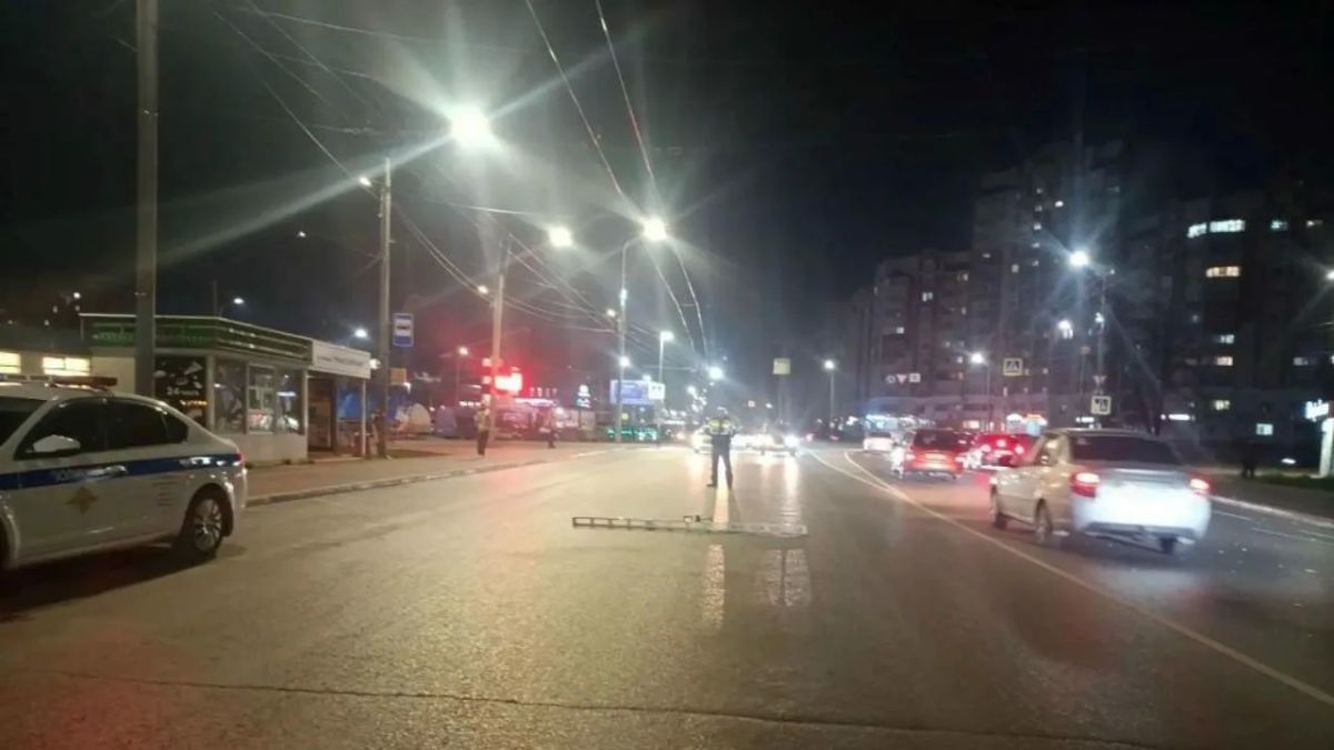 В Йошкар-Оле на пешеходном переходе возле Гомзовского кольца сбили пешехода