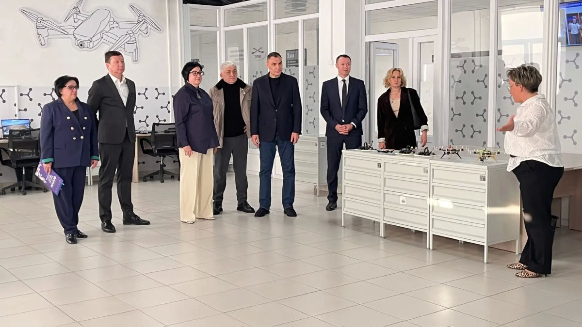 Глава Республики Марий Эл и Губернатор Ульяновской области обсудили социально-экономическое сотрудничество регионов Глава Республики Марий Эл и Губернатор Ульяновской области обсудили социально-экономическое сотрудничество регионов