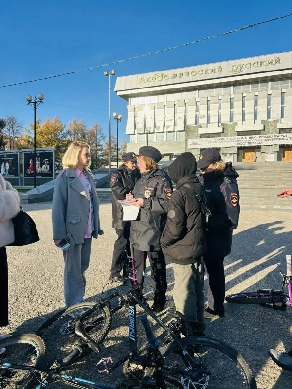 В Йошкар-Оле продолжаются рейды по пресечению нарушений на Набережной Малой Кокшаги, площади Девы Марии и у Академического русского театра драмы имени Георгия Константинова В Йошкар-Оле продолжаются рейды по пресечению нарушений на Набережной Малой Кокшаги, площади Девы Марии и у Академического русского театра драмы имени Георгия Константинова