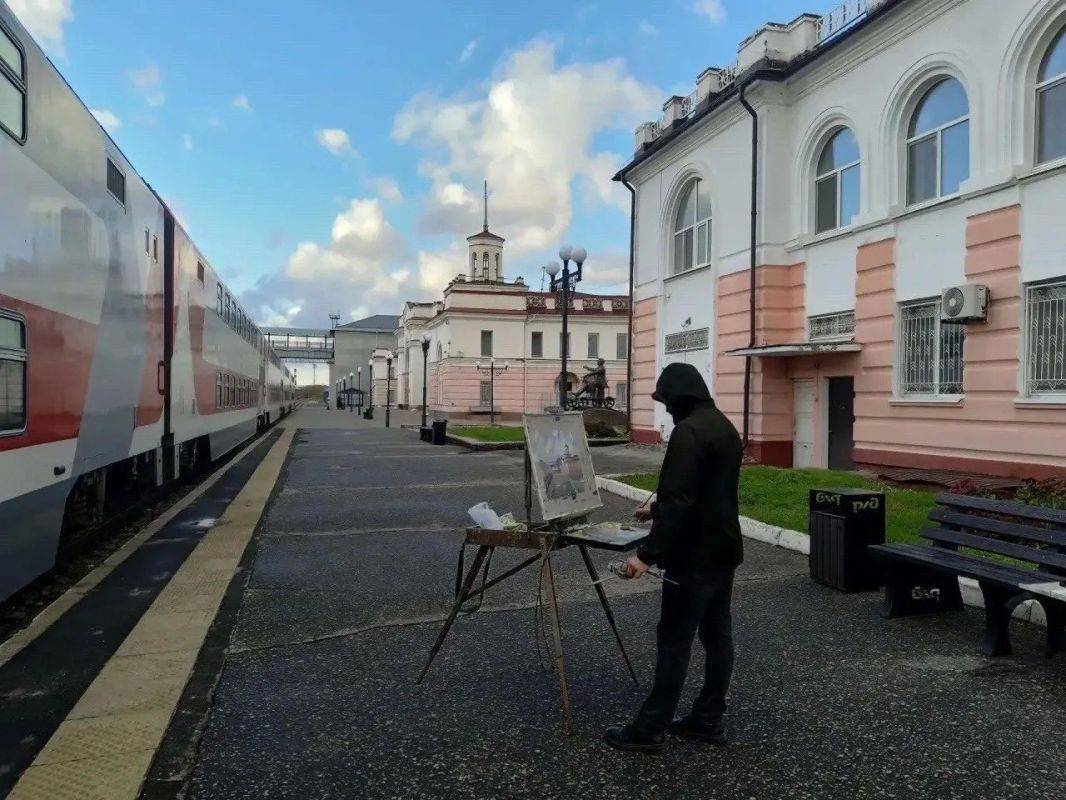 Вокзалы редко воспринимают как место для творчества Вокзалы редко воспринимают как место для творчества