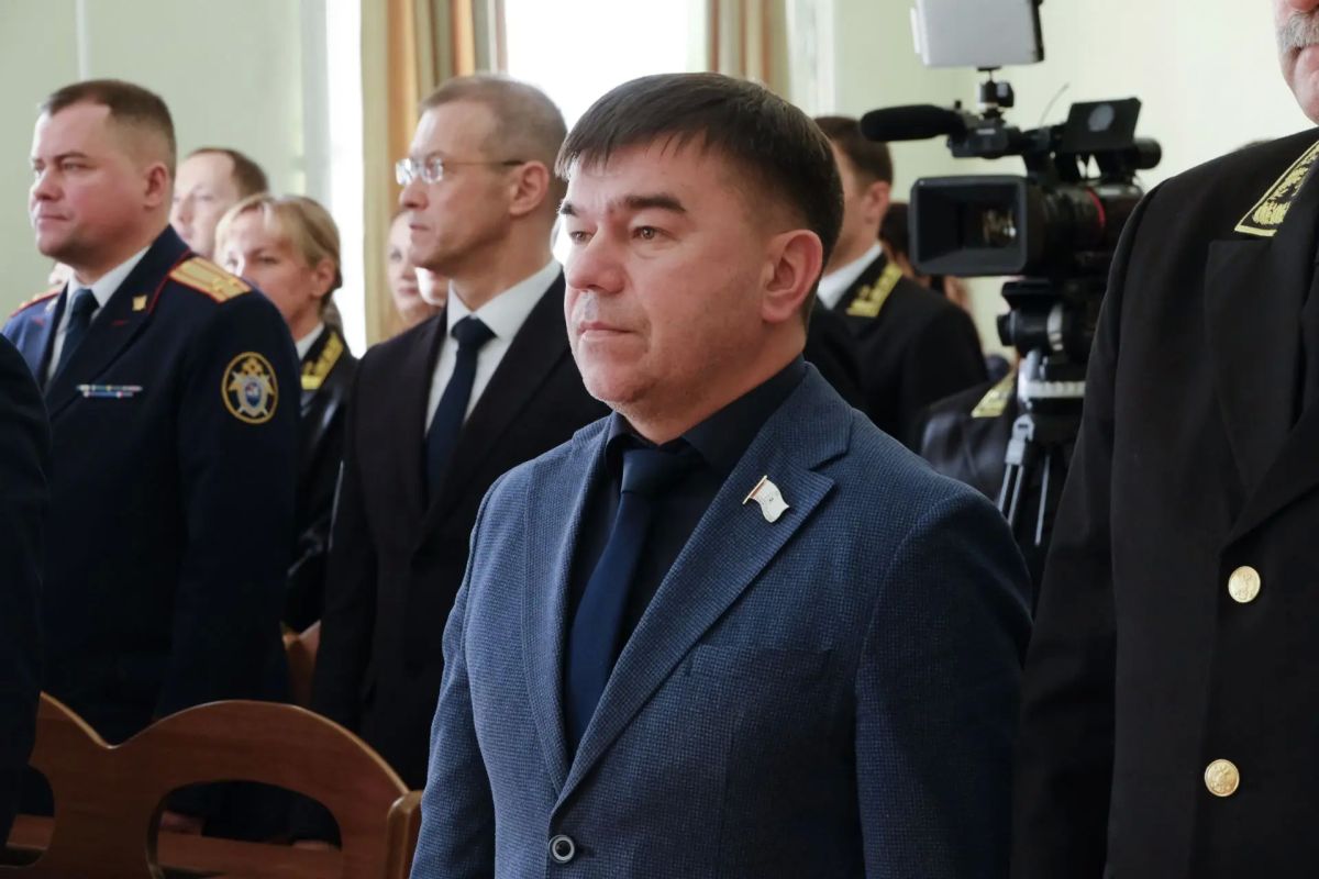 Сегодня состоялась официальная церемония вступления в должность Председателя Верховного Суда Республики Марий Эл Антона Остроумова Сегодня состоялась официальная церемония вступления в должность Председателя Верховного Суда Республики Марий Эл Антона Остроумова