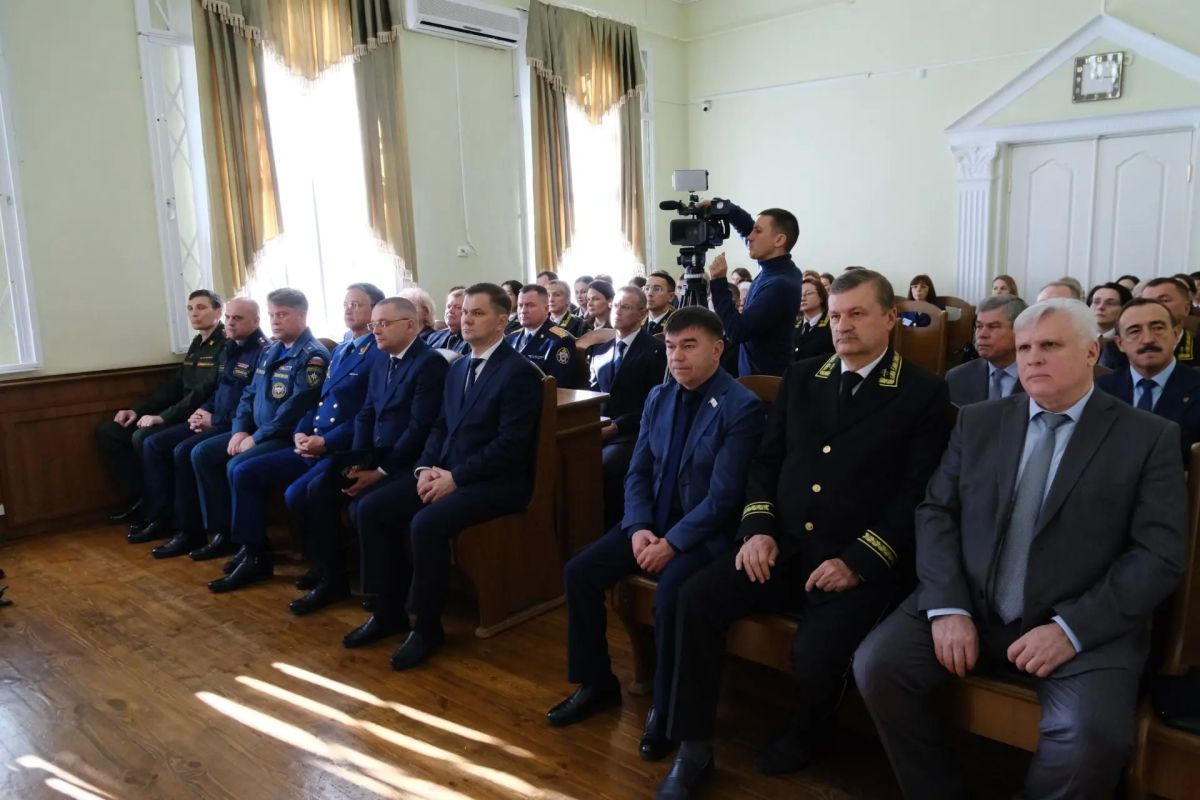Сегодня состоялась официальная церемония вступления в должность Председателя Верховного Суда Республики Марий Эл Антона Остроумова Сегодня состоялась официальная церемония вступления в должность Председателя Верховного Суда Республики Марий Эл Антона Остроумова