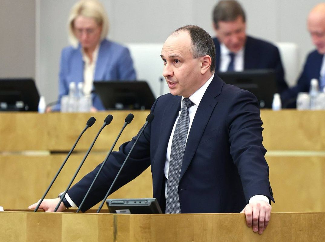 Заместитель Председателя Государственного Собрания Александр Смирнов и Заместитель председателя Комитета по бюджету и экономической политике Дмитрий Груздев в режиме ВКС приняли участие в пленарном заседании Государственной... Заместитель Председателя Государственного Собрания Александр Смирнов и Заместитель председателя Комитета по бюджету и экономической политике Дмитрий Груздев в режиме ВКС приняли участие в пленарном заседании Государственной...
