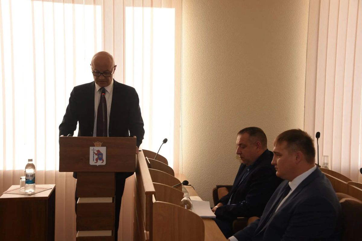 На заседании Комитета Государственного Собрания Республики Марий Эл по развитию АПК, экологии и природопользованию министр строительства, архитектуры и ЖКХ Республики Марий Эл Александр Горбунов представил доклад «Опорные... На заседании Комитета Государственного Собрания Республики Марий Эл по развитию АПК, экологии и природопользованию министр строительства, архитектуры и ЖКХ Республики Марий Эл Александр Горбунов представил доклад «Опорные...