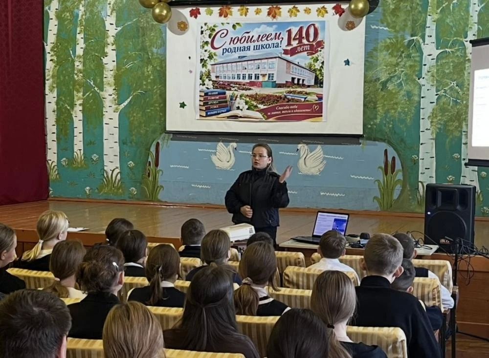 В Советском и Новоторъяльском районах республики полицейские проводят уроки дорожной безопасности В Советском и Новоторъяльском районах республики полицейские проводят уроки дорожной безопасности