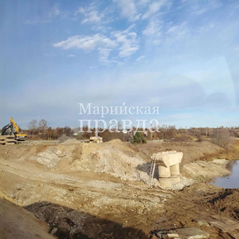 На объездной поселка Новый Торъял продолжается капитальный ремонт моста через реку Шукшан На объездной поселка Новый Торъял продолжается капитальный ремонт моста через реку Шукшан