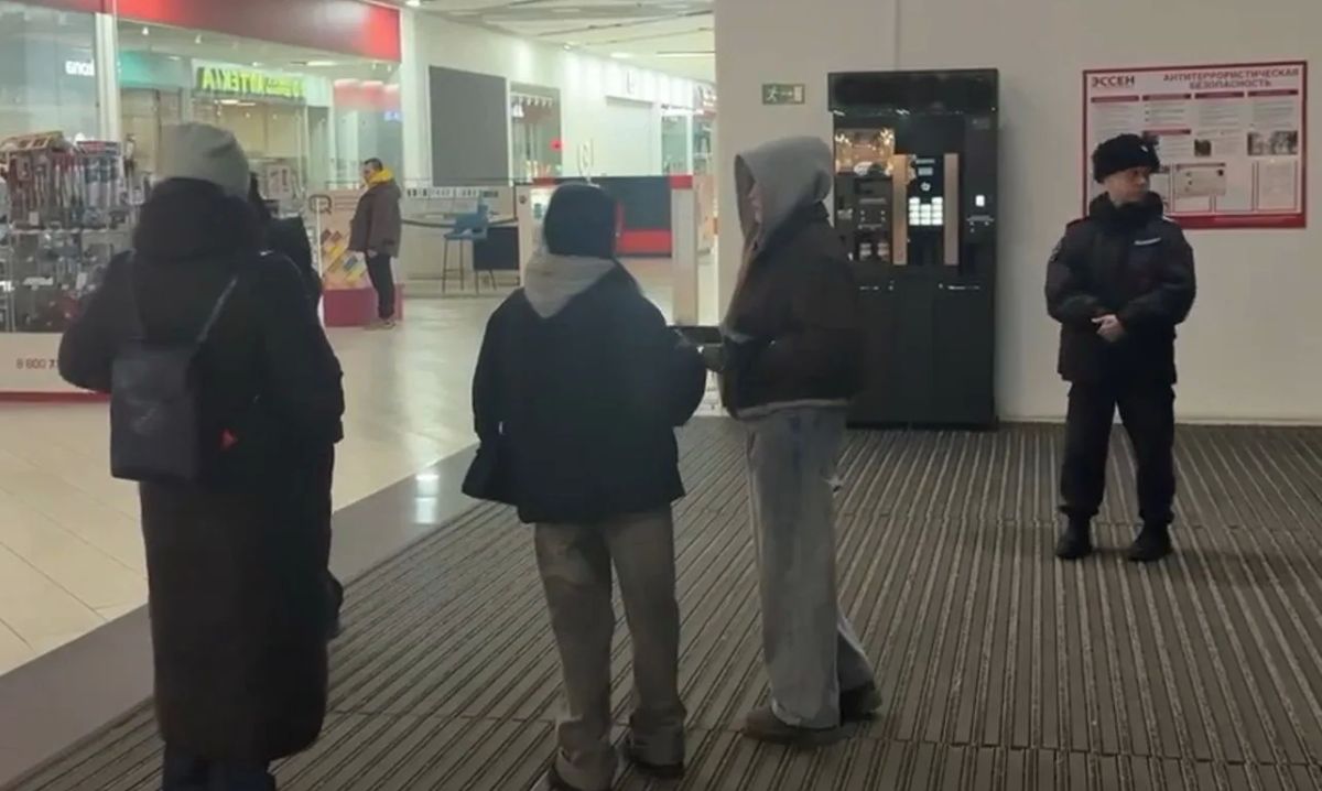 В Республике Марий Эл полицейские провели рейдовые мероприятия «Подросток-Ночь» В Республике Марий Эл полицейские провели рейдовые мероприятия «Подросток-Ночь»