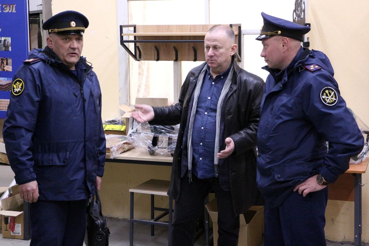 В исправительной колонии №6 делают мебель для аэропорта Йошкар-Олы В исправительной колонии №6 делают мебель для аэропорта Йошкар-Олы
